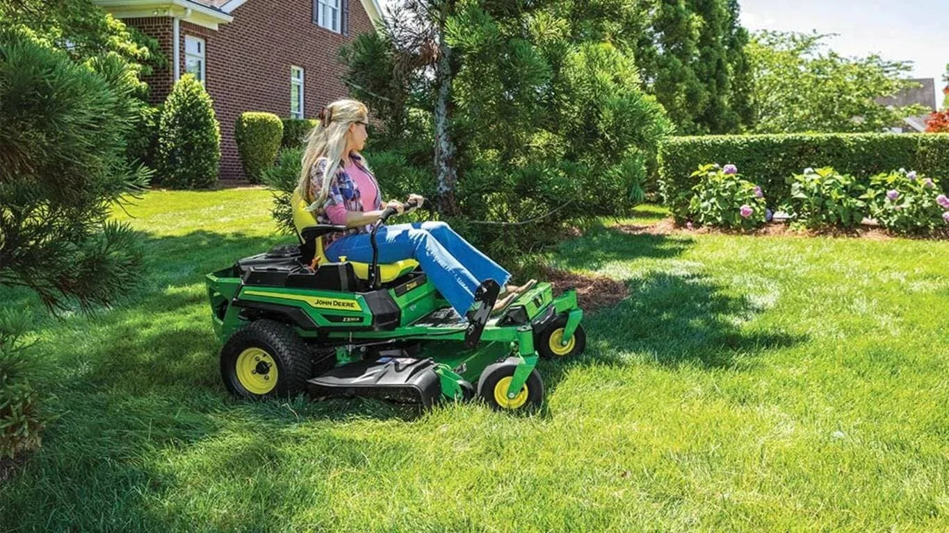 Z20R ZTrak™ Mower with 42-in. Decks.