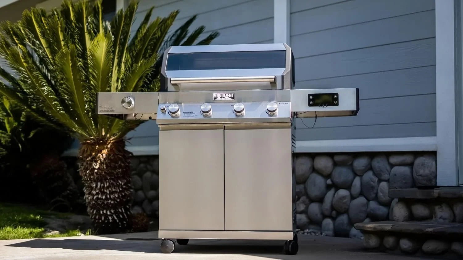 Monument Grills Eminence 405 |Tech Stainless Propane Gas Grills Eminence 405 &amp; Cast Iron Cooking Plate